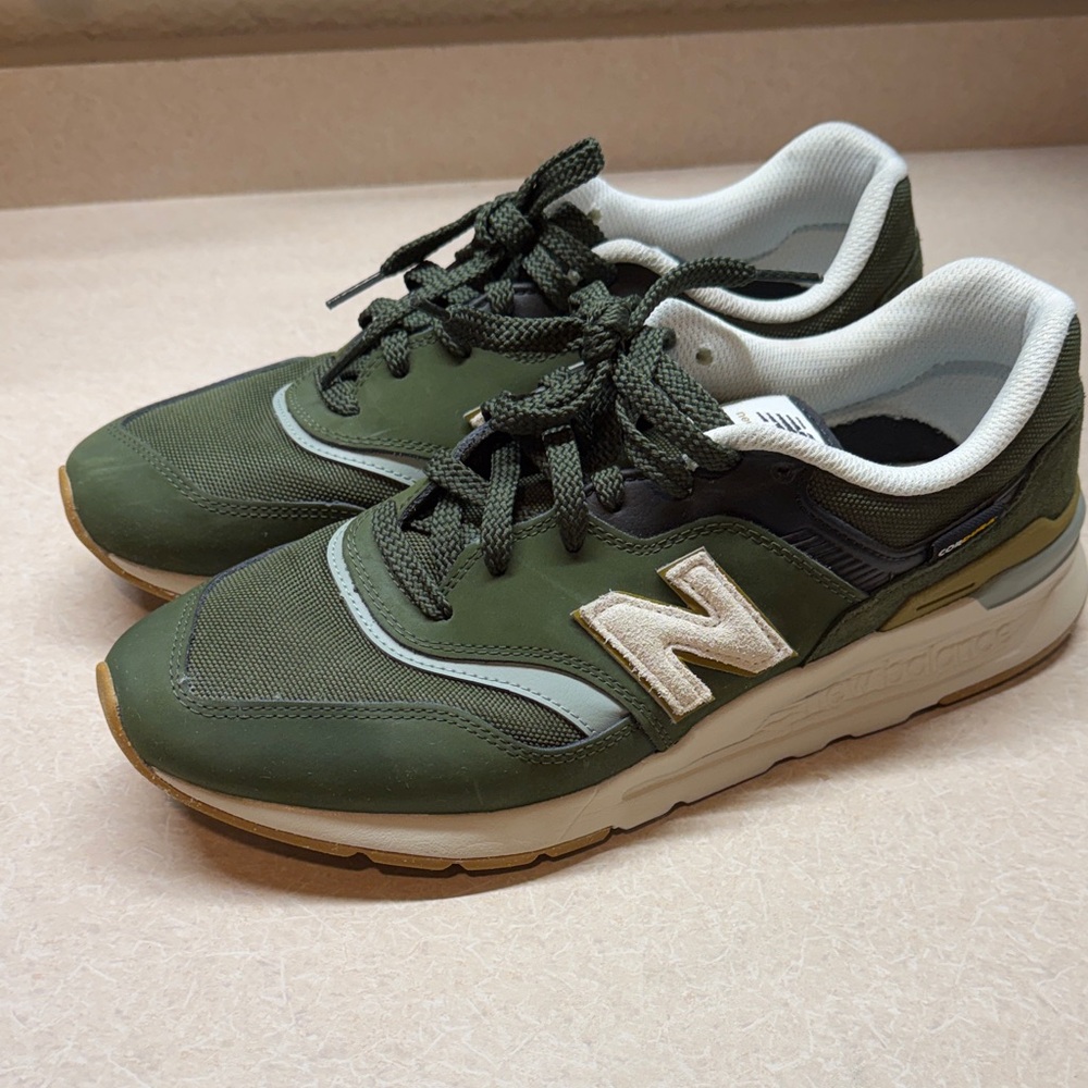 New Balance 997H Men's Olive and White Sneakers